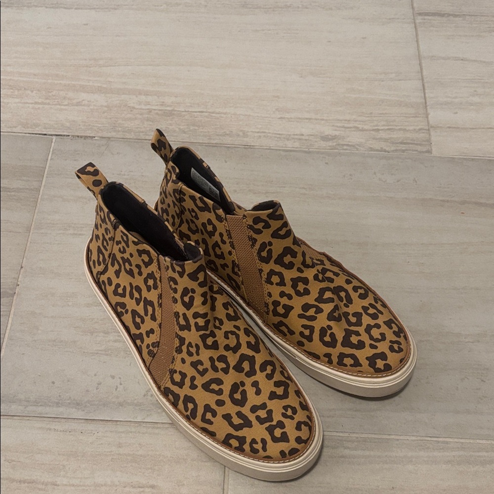 Toms Brown Leopard Print Sneakers